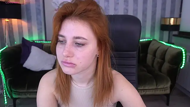 EmilyFoxxi online show from February 10, 6:31 am