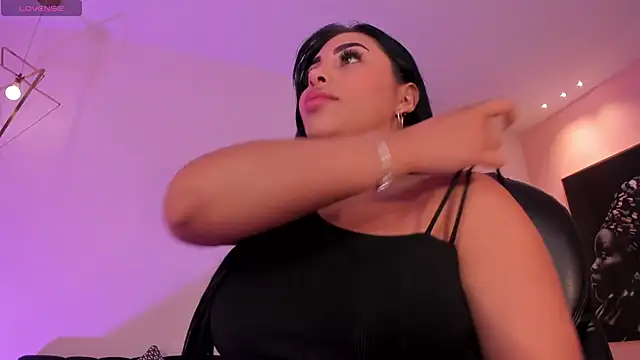 MiaRoberts1 online show from March 5, 9:11 pm