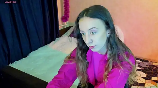 Snapshot of CurlySteph chatting on December 7, 6:59 pm CurlySteph online show from December 7, 6:59 pm