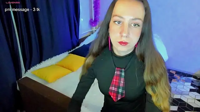 Snapshot of CurlySteph chatting on March 9, 5:28 pm CurlySteph online show from March 9, 5:28 pm