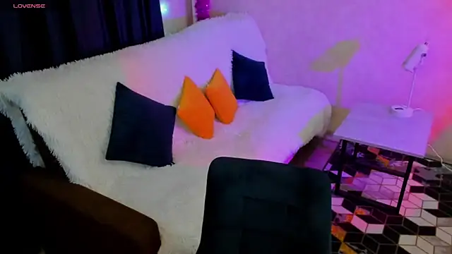 Snapshot of CurlySteph chatting on March 20, 7:57 pm CurlySteph online show from March 20, 7:57 pm