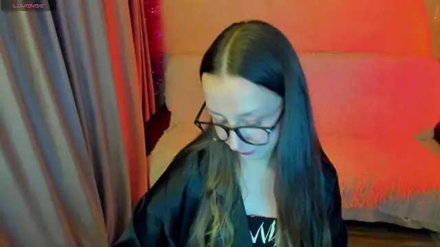 Snapshot of CurlySteph chatting on October 15, 4:29 pm CurlySteph online show from October 15, 4:29 pm