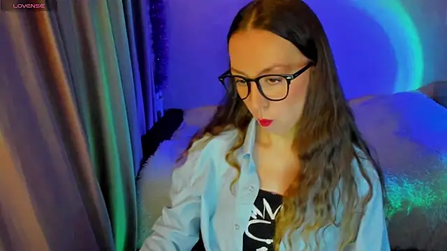 Snapshot of CurlySteph chatting on October 19, 6:08 pm CurlySteph online show from October 19, 6:08 pm