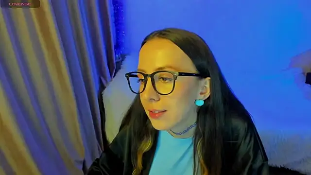 Snapshot of CurlySteph chatting on October 24, 5:53 pm CurlySteph online show from October 24, 5:53 pm