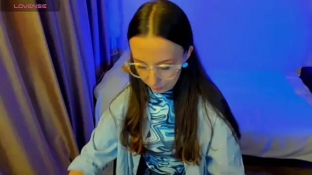 CurlySteph online show from March 23, 7:07 pm