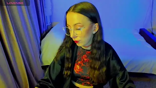CurlySteph online show from April 30, 7:20 pm