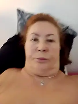 Snapshot of Hottie-Mom chatting on September 24, 7:23 am Hottie-Mom online show from September 24, 7:23 am