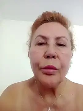 Snapshot of Hottie-Mom chatting on June 26, 6:51 am Hottie-Mom online show from June 26, 6:51 am