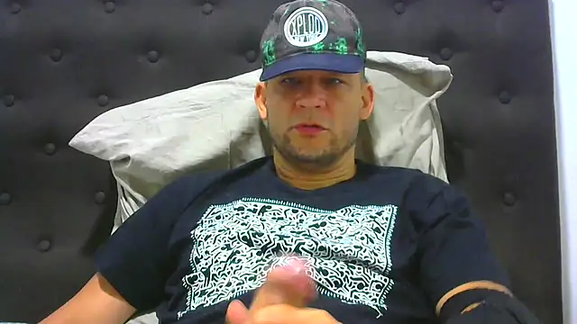 altenori112 online show from February 26, 1:21 pm