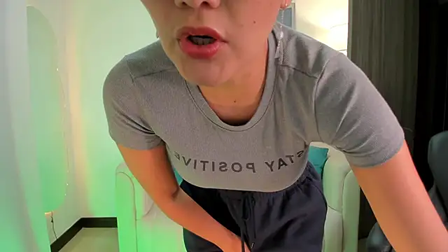 SaraParker  online show from October 13, 2:11 am