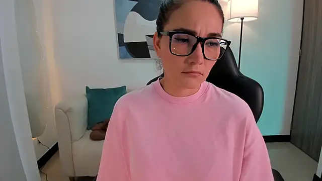 Snapshot of SaraParker_ chatting on April 17, 10:24 pm SaraParker online show from April 17, 10:24 pm