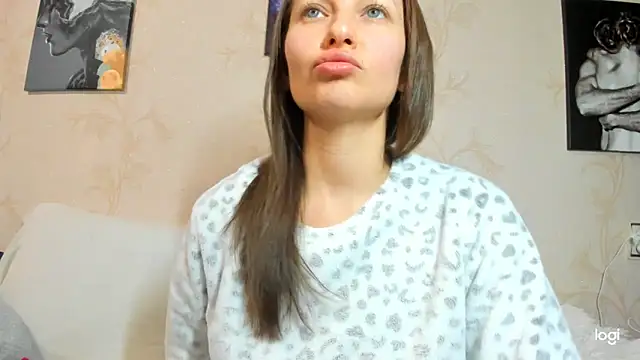 EmmaAmazingEyes online show from March 22, 10:13 pm