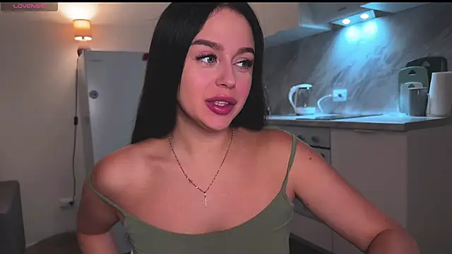 Snapshot of Megan_Nilson chatting on December 17, 11:16 pm Megan Nilson online show from December 17, 11:16 pm