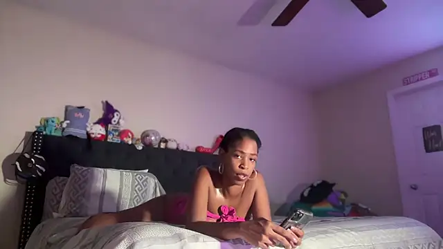Cum2Charm online show from July 18, 7:01 am