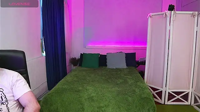 Snapshot of AlisaAleksandr chatting on October 11, 11:42 am AlisaAleksandr online show from October 11, 11:42 am