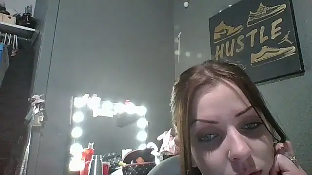 Snapshot of Justjennyy chatting on December 18, 8:09 am Justjennyy online show from December 18, 8:09 am