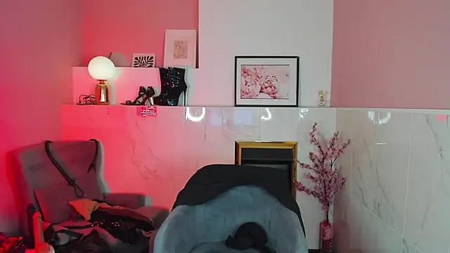 KylieMellow online show from October 1, 5:24 am