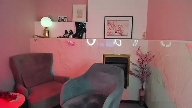 KylieMellow online show from October 12, 5:39 am