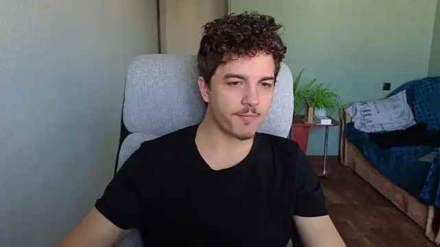 Remy Miles online show from October 26, 7:03 am