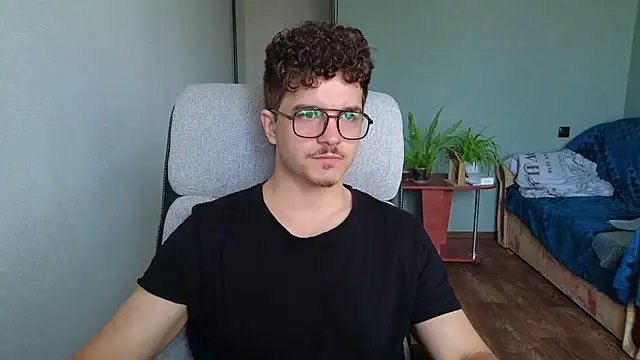 Remy Miles online show from October 28, 7:12 am