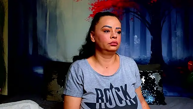 ElizabethEven online show from May 10, 3:23 am