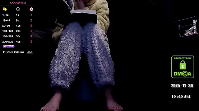 Snapshot of melia_Z chatting on November 30, 7:45 am melia Z online show from November 30, 7:45 am