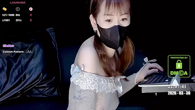 Snapshot of melia_Z chatting on March 30, 2:07 pm melia Z online show from March 30, 2:07 pm