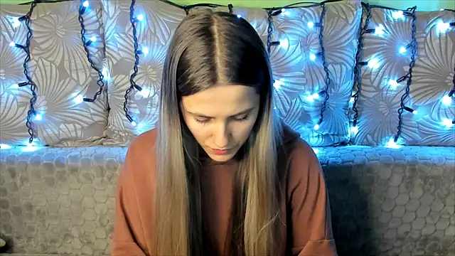 Snapshot of MaggieCake chatting on January 3, 1:05 am MaggieCake online show from January 3, 1:05 am