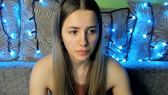 Snapshot of MaggieCake chatting on January 25, 2:26 am MaggieCake online show from January 25, 2:26 am
