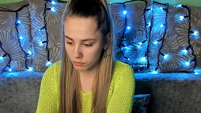 Snapshot of MaggieCake chatting on January 28, 1:50 am MaggieCake online show from January 28, 1:50 am