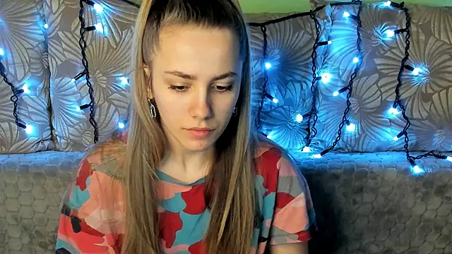 Snapshot of MaggieCake chatting on January 31, 5:19 am MaggieCake online show from January 31, 5:19 am