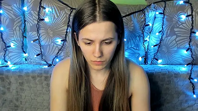 Snapshot of MaggieCake chatting on February 15, 4:58 am MaggieCake online show from February 15, 4:58 am