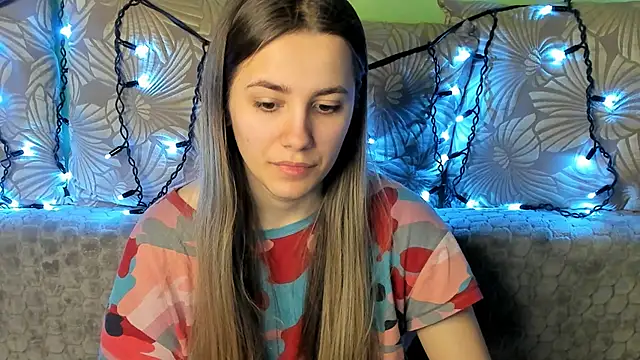 Snapshot of MaggieCake chatting on February 22, 4:40 am MaggieCake online show from February 22, 4:40 am