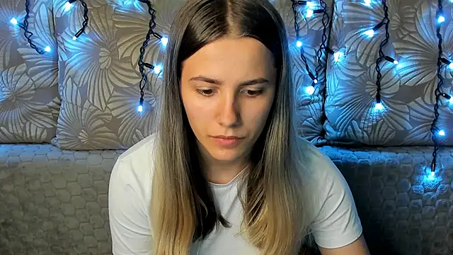 MaggieCake online show from October 22, 2:45 am