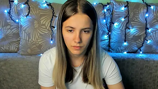 MaggieCake online show from October 24, 2:19 am