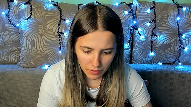 MaggieCake online show from October 25, 1:13 am