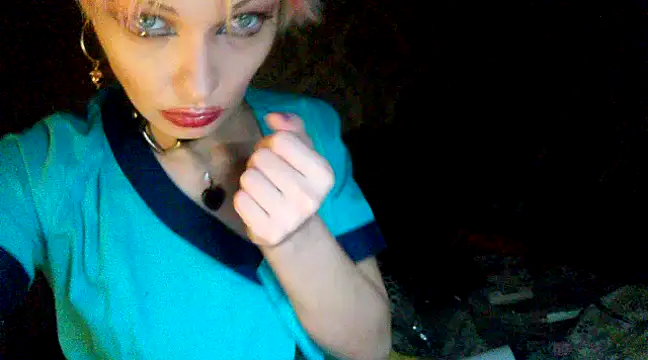 Snapshot of WildMissNiks chatting on December 3, 11:55 am WildMissNiks online show from December 3, 11:55 am