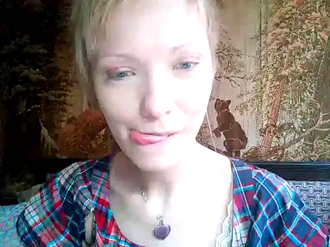 Snapshot of WildMissNiks chatting on January 19, 9:44 am WildMissNiks online show from January 19, 9:44 am