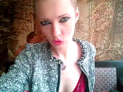 Snapshot of WildMissNiks chatting on January 21, 8:52 am WildMissNiks online show from January 21, 8:52 am