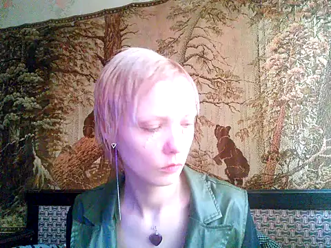 Snapshot of WildMissNiks chatting on February 3, 8:13 am WildMissNiks online show from February 3, 8:13 am