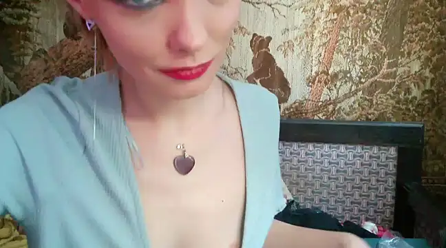 Snapshot of WildMissNiks chatting on February 18, 11:33 am WildMissNiks online show from February 18, 11:33 am