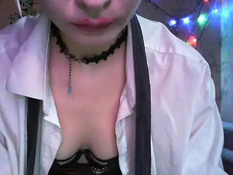 WildMissNiks online show from March 1, 9:44 am