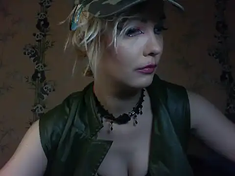 Snapshot of WildMissNiks chatting on March 5, 9:49 am WildMissNiks online show from March 5, 9:49 am