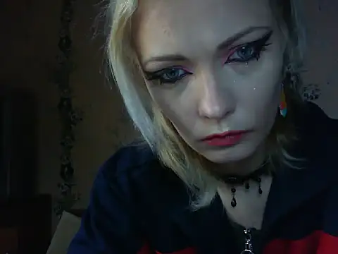 WildMissNiks online show from May 11, 7:03 am