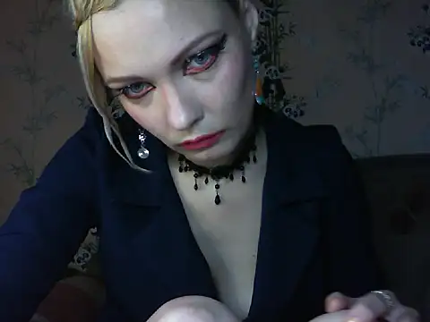 WildMissNiks online show from May 20, 7:36 am