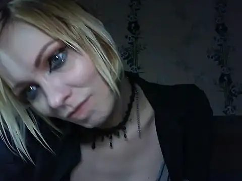 Snapshot of WildMissNiks chatting on June 30, 7:09 am WildMissNiks online show from June 30, 7:09 am