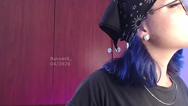 Snapshot of Raventh_ chatting on April 22, 2:40 pm Raventh online show from April 22, 2:40 pm