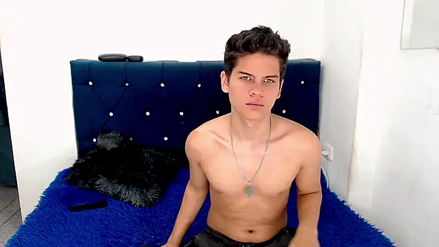 Snapshot of javieryalejandro chatting on January 4, 9:41 pm javieryalejandro online show from January 4, 9:41 pm