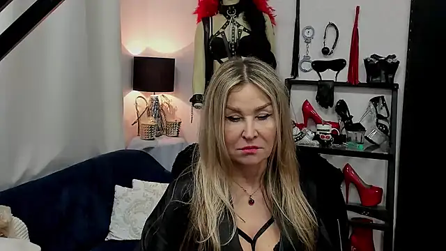 crystaLUX online show from January 30, 9:04 am