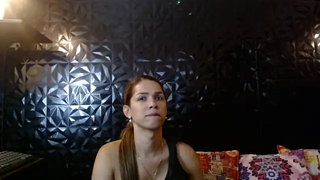 Snapshot of PINK__LOLA1 chatting on April 12, 12:26 am PINK LOLA1 online show from April 12, 12:26 am